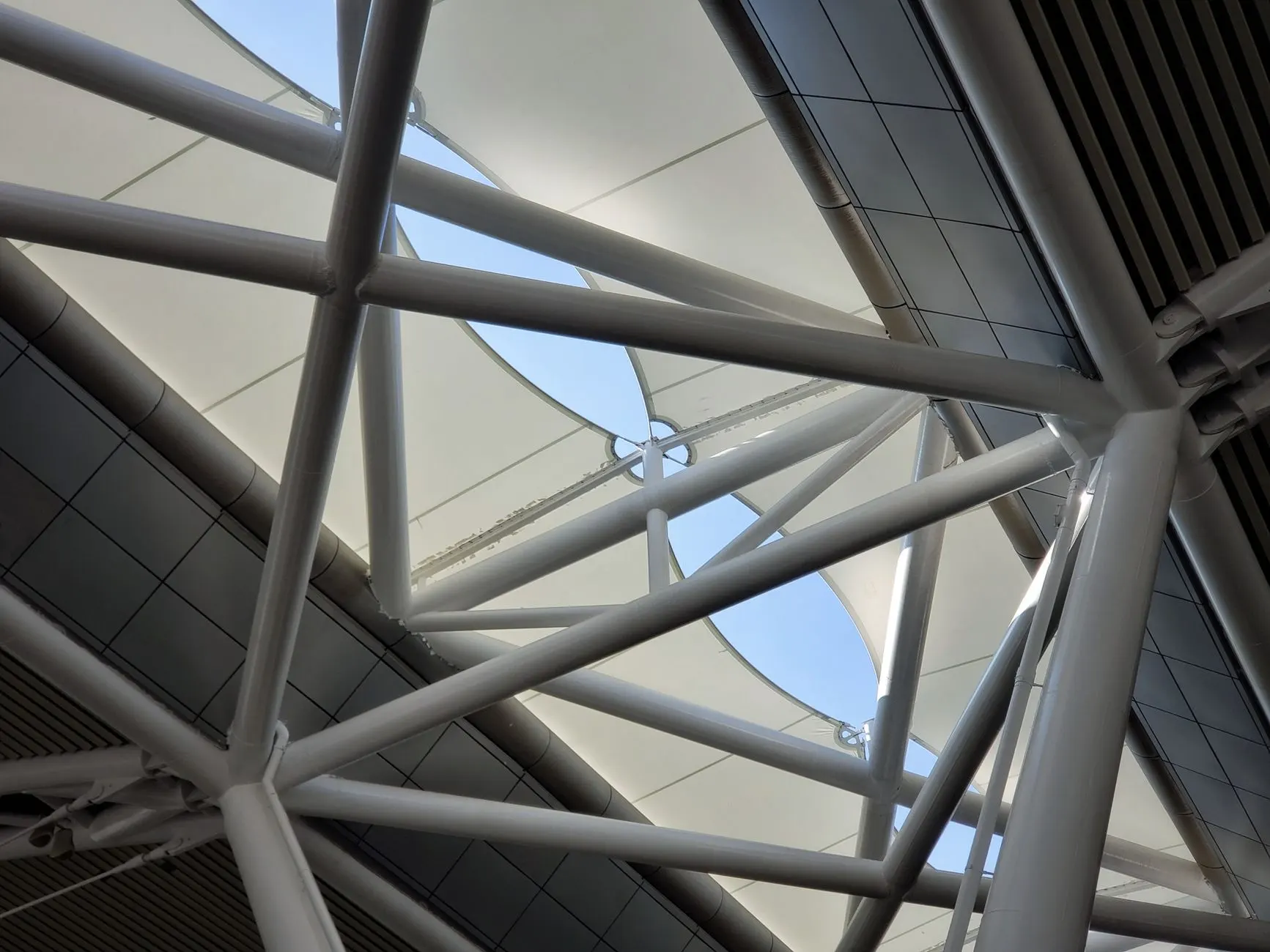 阳城建筑市场回暖带动建材贸易增长，飞云贸易对接本地工程需求